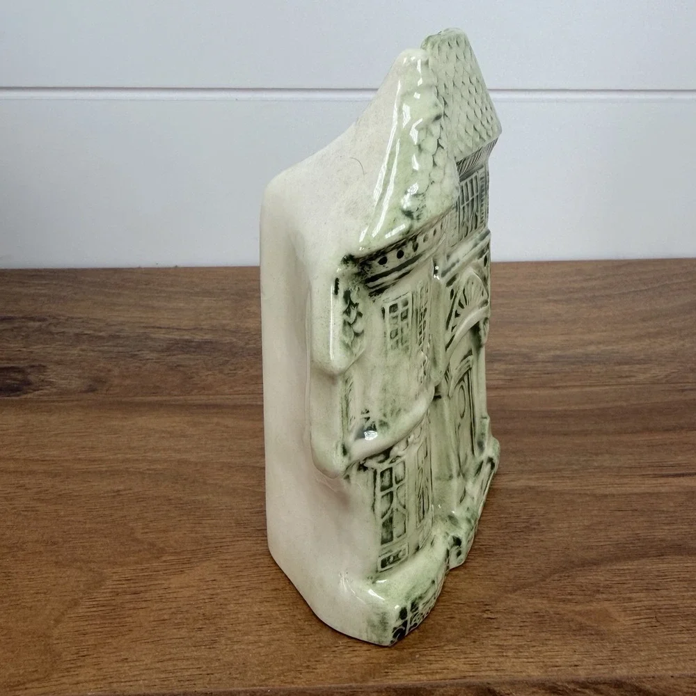 VTG Victorian House Ceramic Wall Pocket Floral Vase Cottagecore English Country